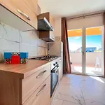 Colorful Living Апартаменты