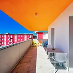 Colorful Living Апартаменты *