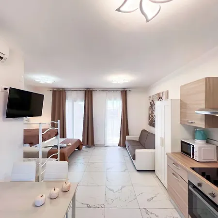 Colorful Living Apartment *